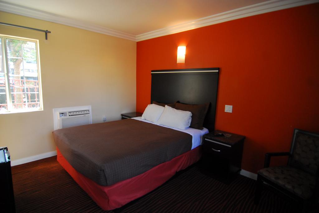Studio City Inn - Near Universal Studios Hollywood Los Angeles Room photo